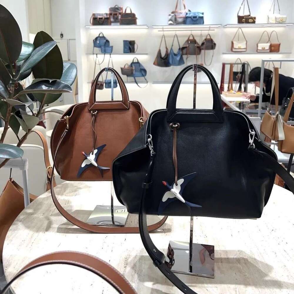 toteBag Shoulder bag ROSE NOIRE Internet Celebrity Same Style Early Spring Folded Ear Genuine Leather Tote Bag