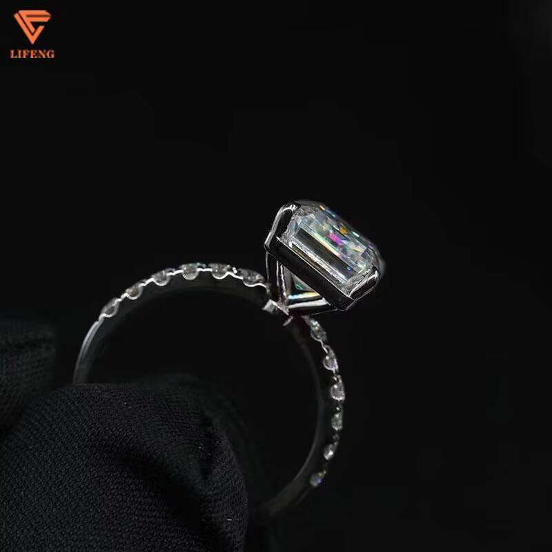 Custom Elegant Brilliant Twinkling Sier Hie Hoop Ring Crown Design in Solid Colors for Parties