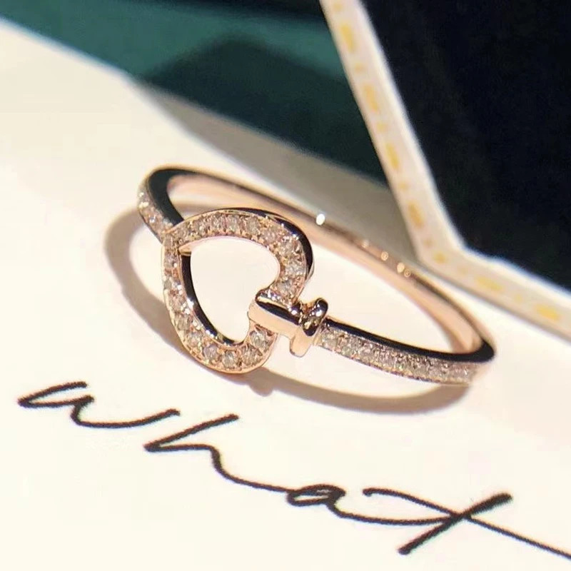 Independent craftsmanship inlaid crystal heartshaped ring with elegant charm and exquisite jewelry for women 250728