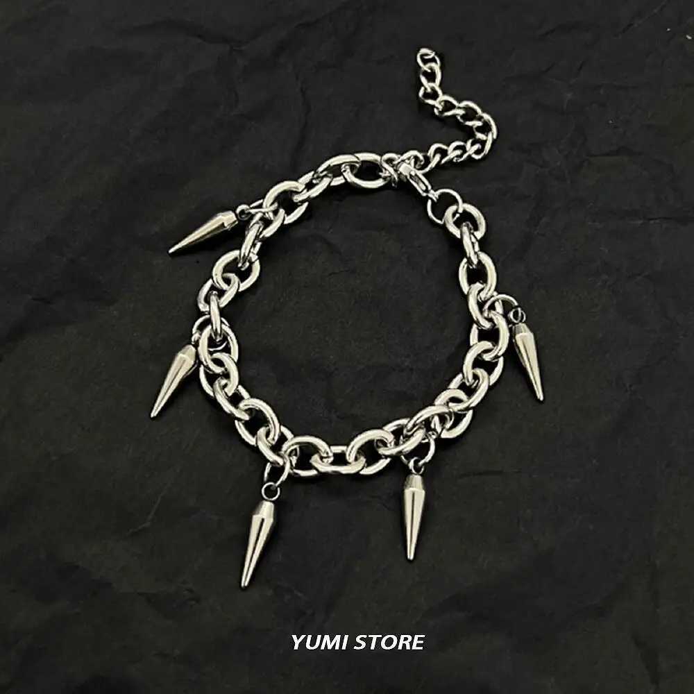 Punk Rivet Bracelet for Men and Women Hip Hop Titanium Steel Rivet Pendant Bracelet Retro Street Jewelry Kpop Accessories Wholesale W250728