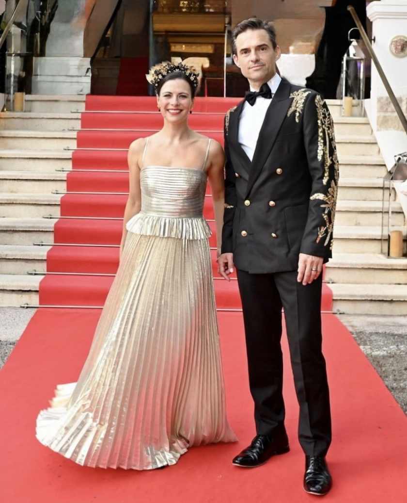 Black Peaked Lapel Men Suits 2 Piece Double Breasted Appliques Fashion Handsome Wedding Tuxedos Elegant Party Prom Male Suit