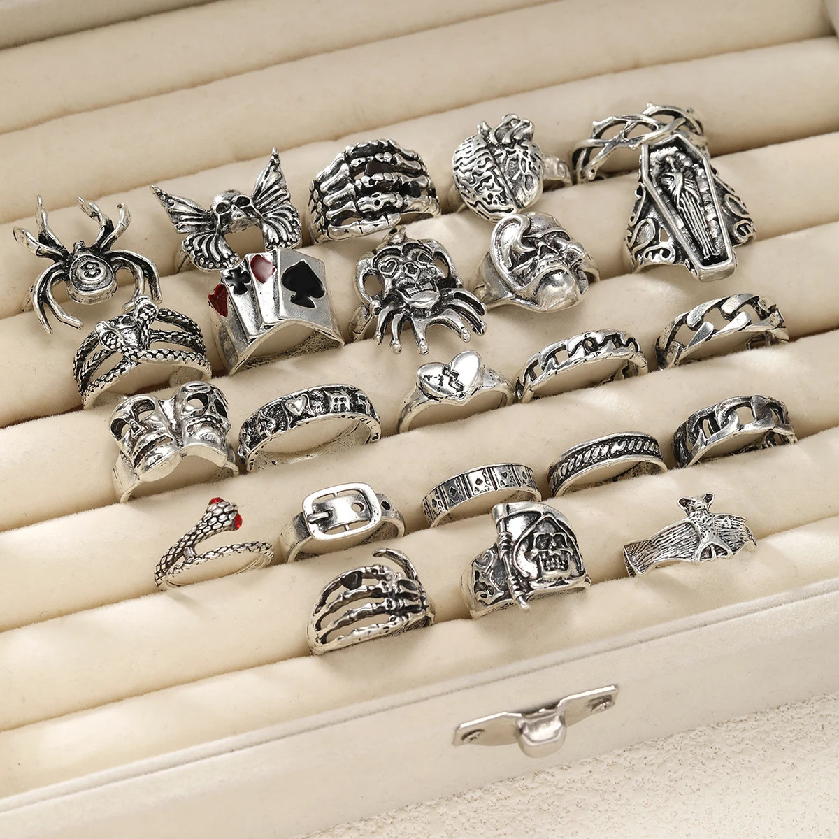 23Pcs/Set Gothic Skeleton Unisex Ring Set Punk Poker Bat Spider Snake Rings For Woman Man Fashion Hip Hop Party Jewelry Gift 250723
