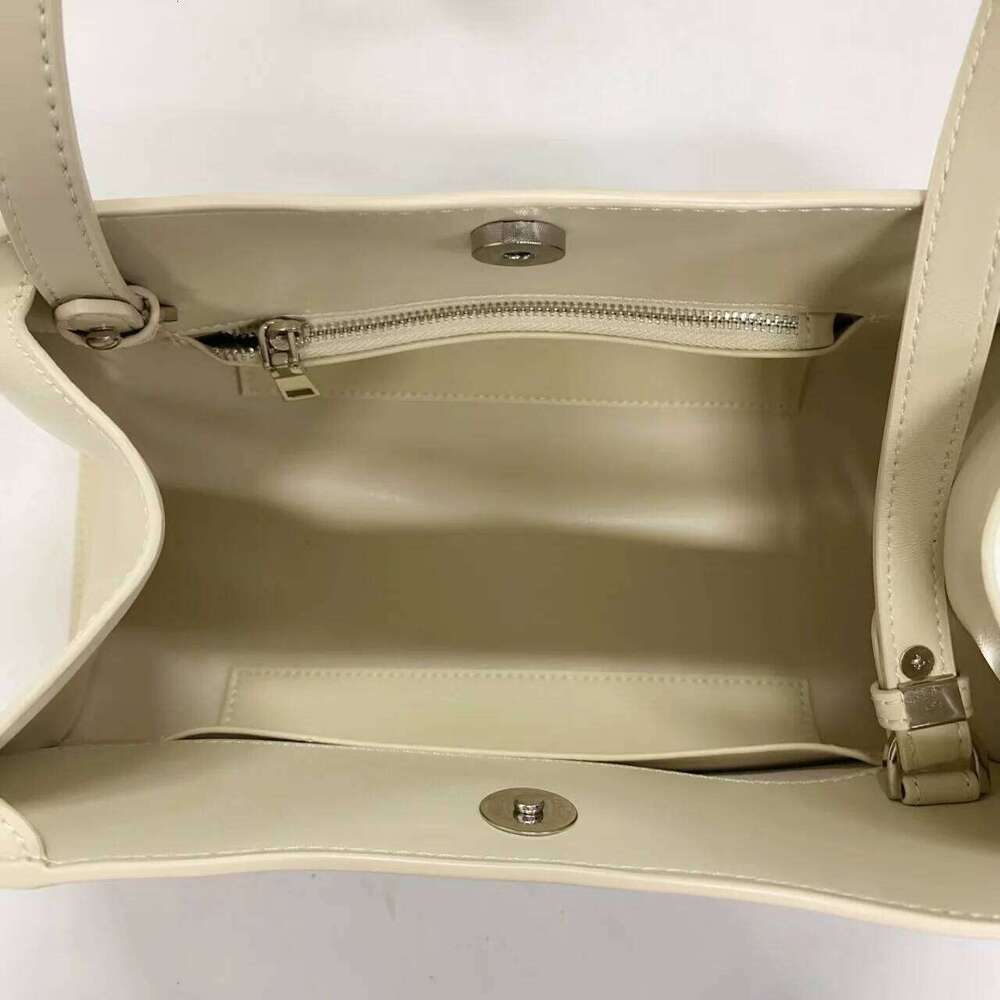 New Fashion Designer Minimalist and Niche Casual Tote All-match Coffee Beige Color Cowhide Leather Women Handbag Armpit Purse