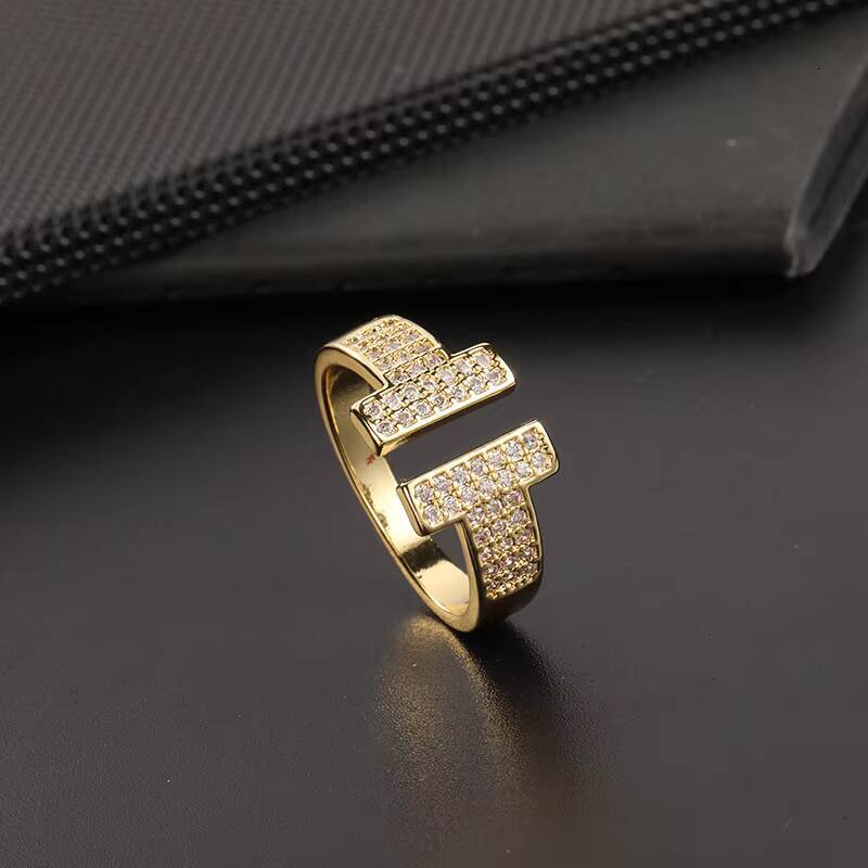 Hot Fashion Europe Gold Plated Brass Copper Alloy Crystal Zircon Openwork Finger Rings for Women Girls