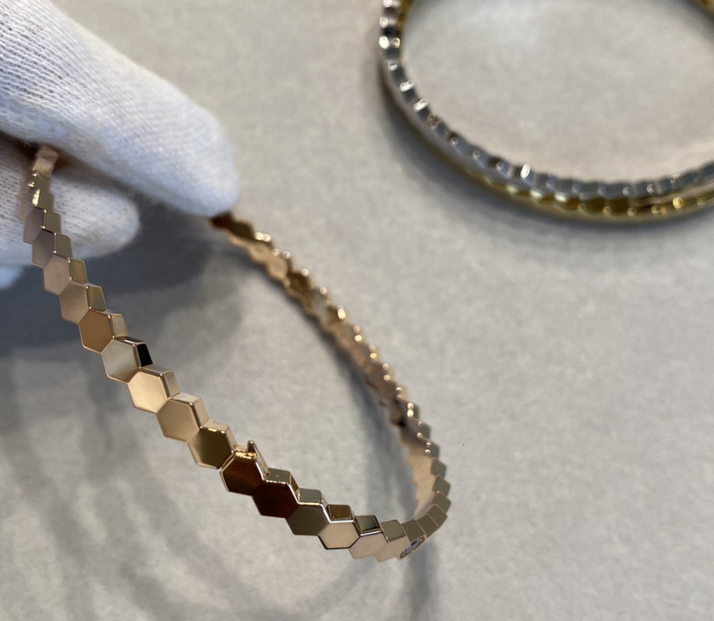 High Version V Gold CNC Shangmei Honeycomb Bracelet Pure Silver Plated 18k Rose Gold Inlaid with Diamonds Light Internet Celebrity Jewelry 250728