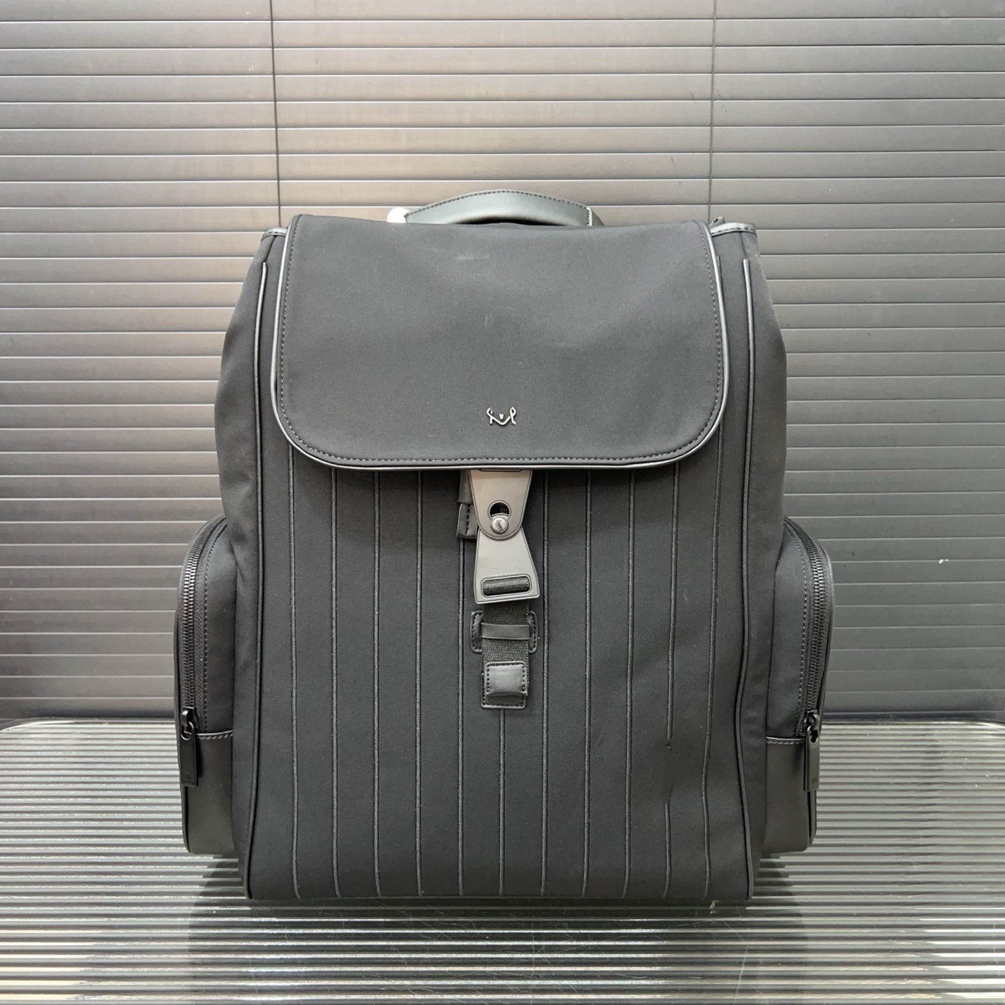 Men Women Designer Leisure sports canvas flip backpack hiking bag high-end feeling classic and versatile