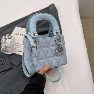 Korean Style Fashion Sweet Handbag for Women Trend Quilted Small Square Simple Crossbody Princess Diana Bag