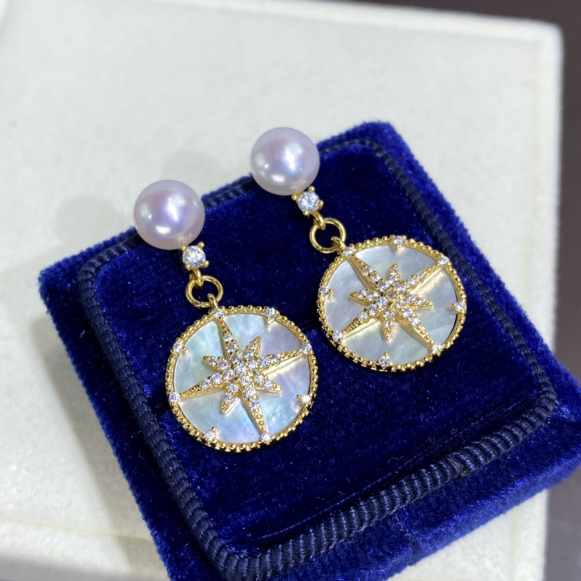 Cute Exaggerated Personality Design Freshwater Pearl Shell Pearl Zircon Dangle Earrings for Women 8 Point Star Design Charm Designer Jewelry