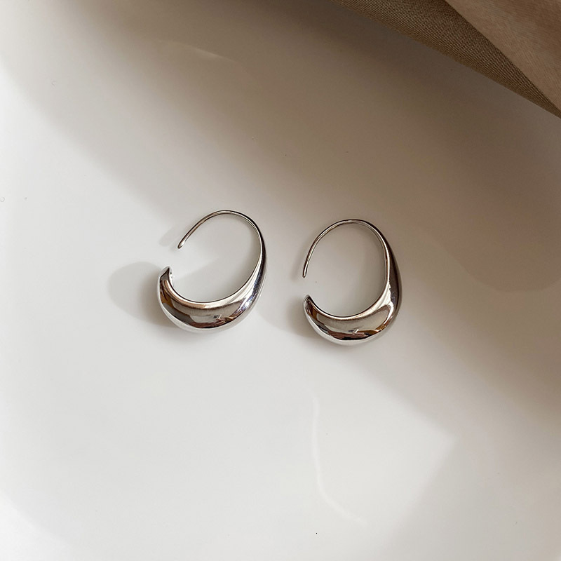 Korean Dongdaemun Unique Metal C Hoop Internet Celebrity Fashionable Elegant Women's Earrings New Trendy Minimalist Style Ear Jewelry