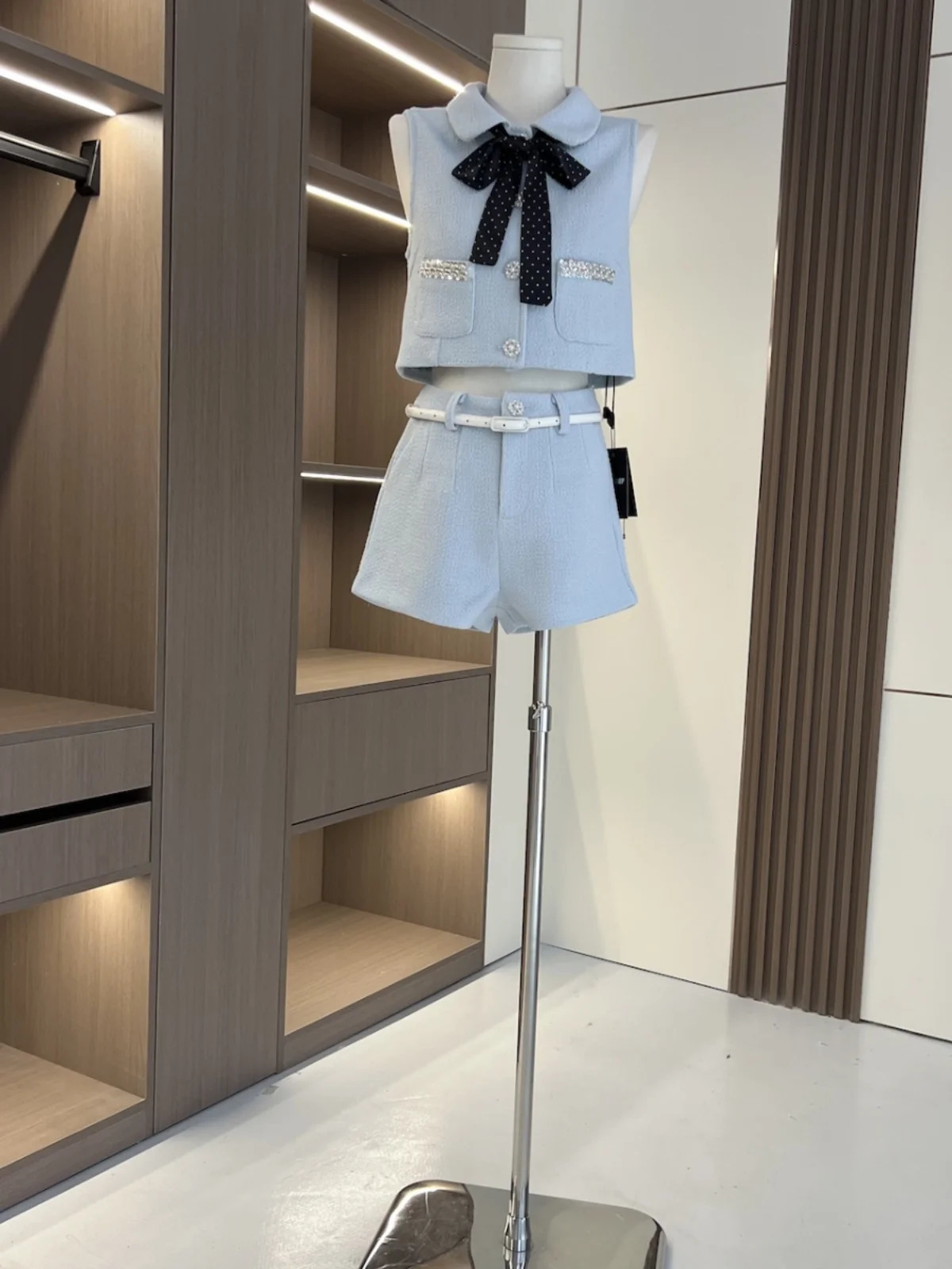 Womens Elegant Two Pieces Tweed Short Suit Lady French Style Sleeveless Bowknot Pockets Top High Waist Shorts 250728