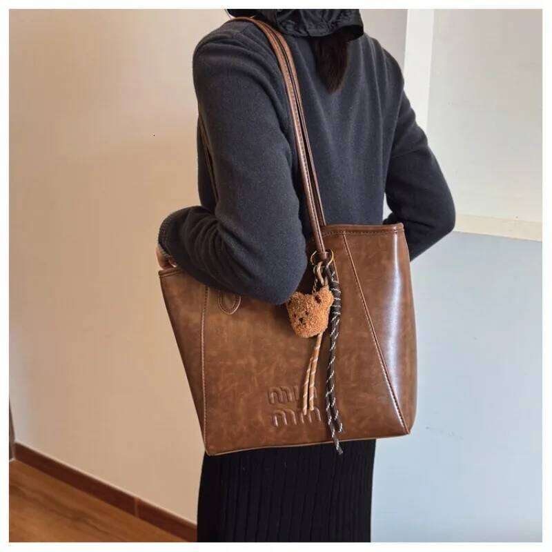 Large Capacity Retro Casual Shoulder New Fashionable and Versatile Commuting Tote Bag, Women's Handbag, Crossbody Bag