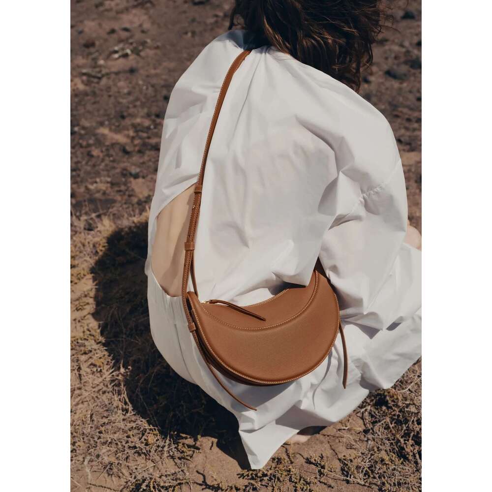 Designer Luxury France Crescent Retro Single Shoulder Niche Genuine Leather Cowhide Women S Armpit Crossbody Bag