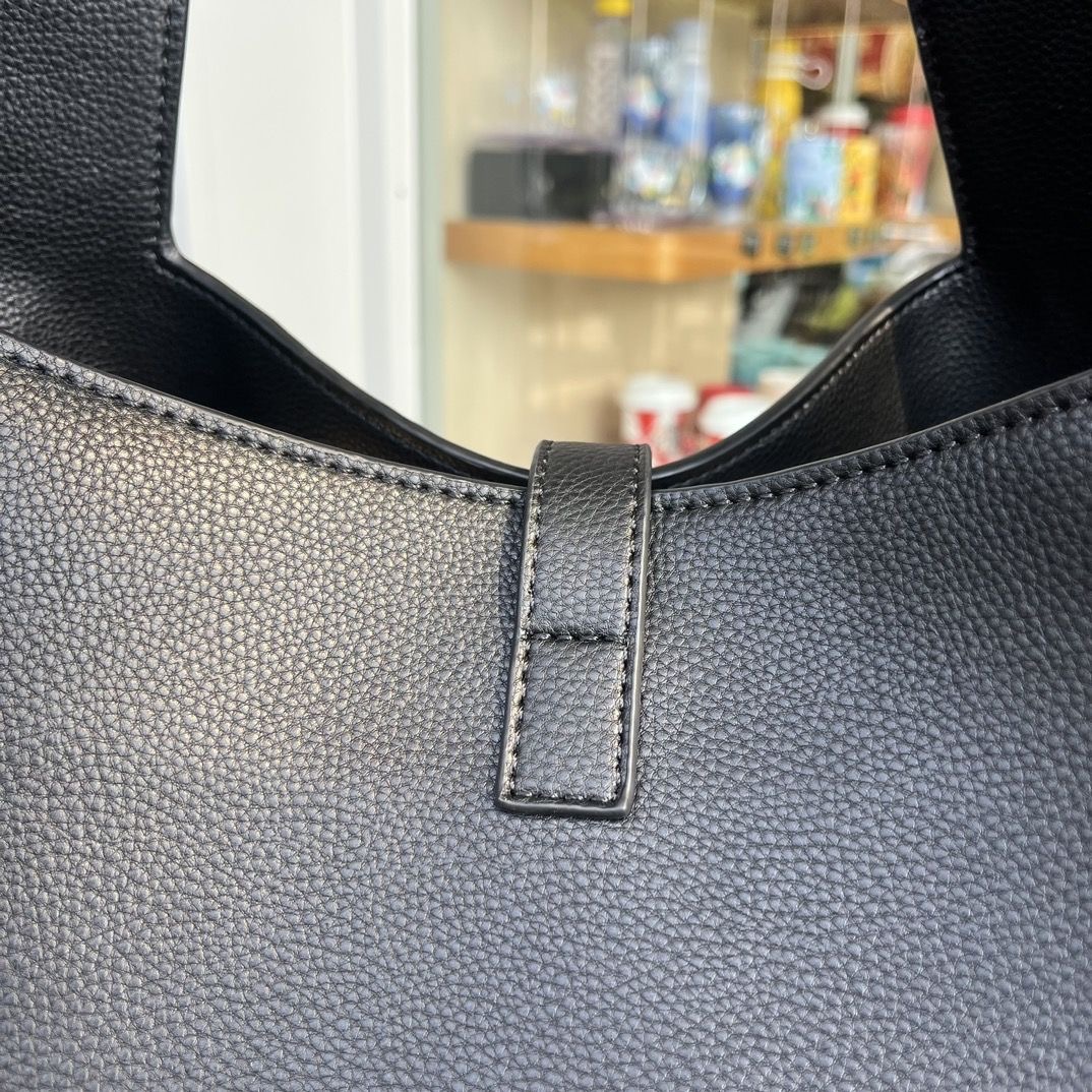 Designer bag Shoulder Bag Luxury Bag beach bag Crossbody Purse Designer 2025 New Women's bags summer woven bags small hollow bag underarm commuti