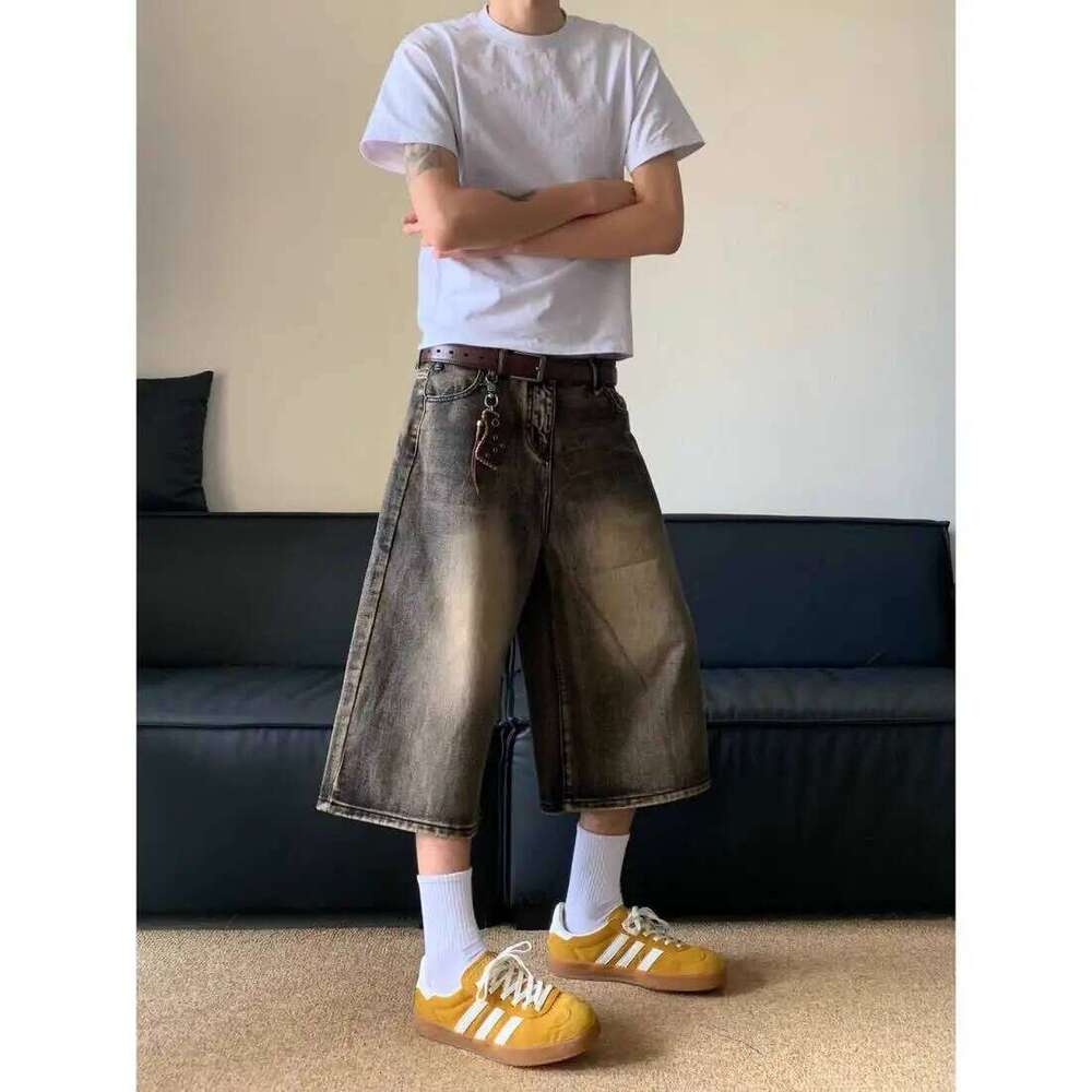 Designer Clothing 2025 American Retro Cropped Men Wide Leg Jeans Y2k Gothic Washed Loose Straight Casual Couple Shorts Sweatpants