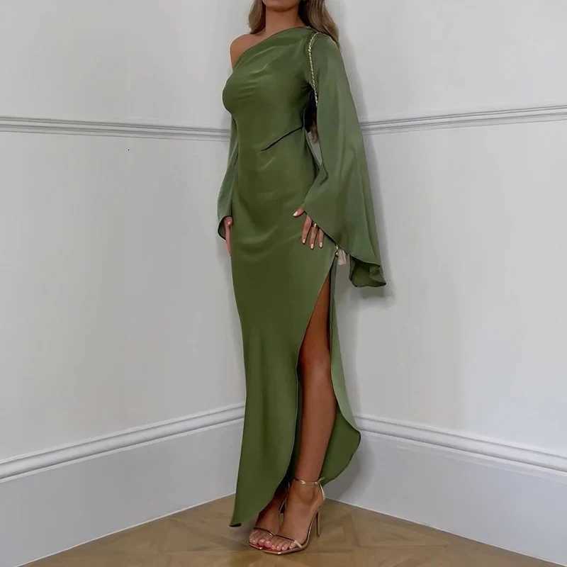 Green Asymmetrical Slim Women Robe Dress Sexy Off Shoulder Long Sleeved Party Dress 2024 Autumn Elegant Side Split A-line Dress Z250728