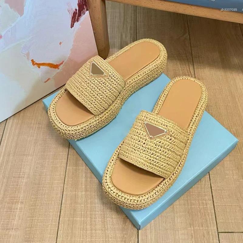Slippers 2025 Luxury Designer Women's Braided Slipper Sandals Platform Heel Solid Outside Beach Shoes Ladies Casual Size 34-42