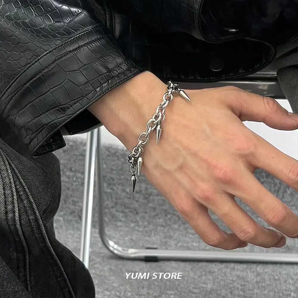 Punk Rivet Bracelet for Men and Women Hip Hop Titanium Steel Rivet Pendant Bracelet Retro Street Jewelry Kpop Accessories Wholesale W250728