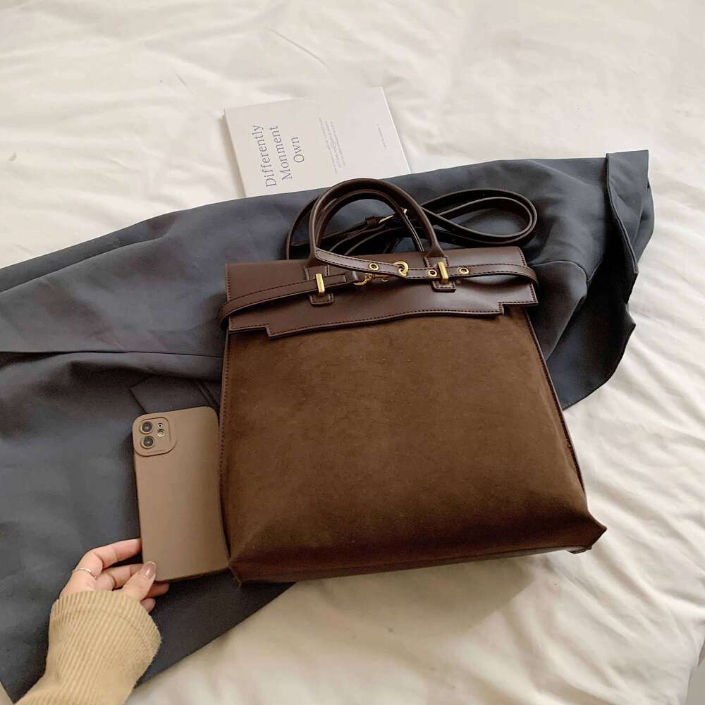 Shoulder Bag For Women, Large Capacity 2024 New Retro Casual Hand-Held Backpack, High-End Travel Backpack