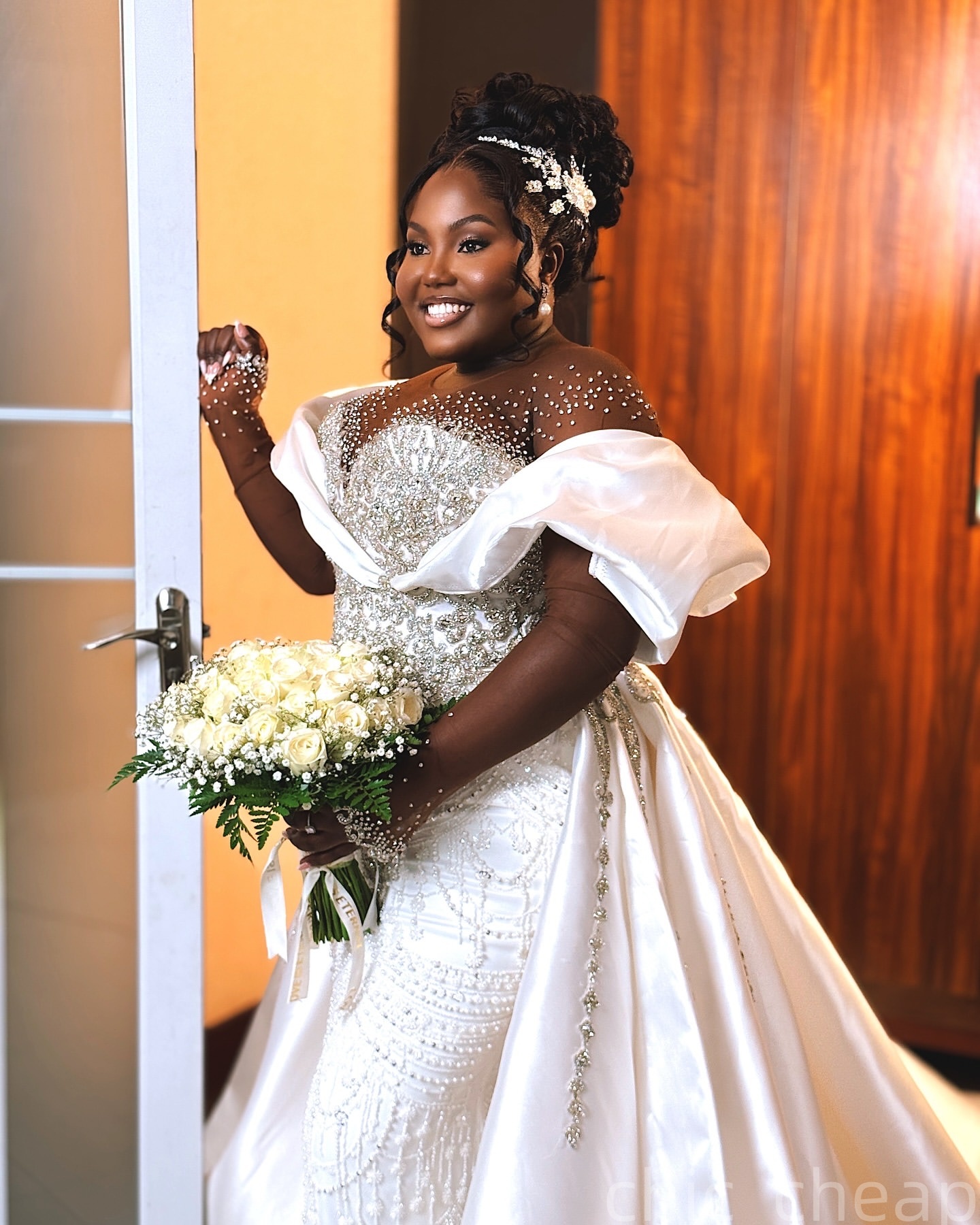2025 Aso Ebi Plus Size Ivory Mermaid Wedding Dress Beaded Crystals Lace Detachable Train Vintage Sparkly Bridal Gowns Dresses ZJ0678