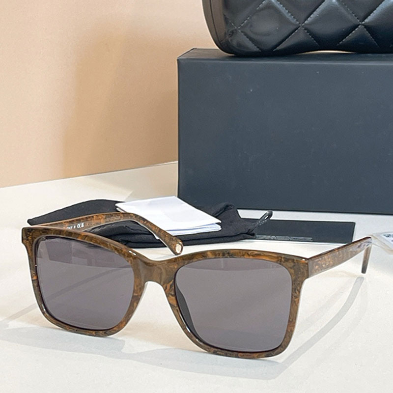 Manner fahren Sonnenbrille Fashionable New Women Square Sunglasses 5551U Blue Acetate Frame Nylon Lens Eyewear UV400 protection Designer Mens Vacation Glasses