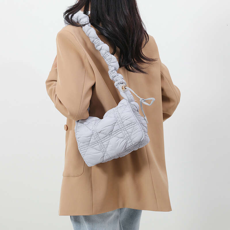 New Postman Bag Women's Cloud Bubble Down Bag Single Shoulder Underarm Bag Wrinkled Crossbody Bag Fashionable and Lightweight
