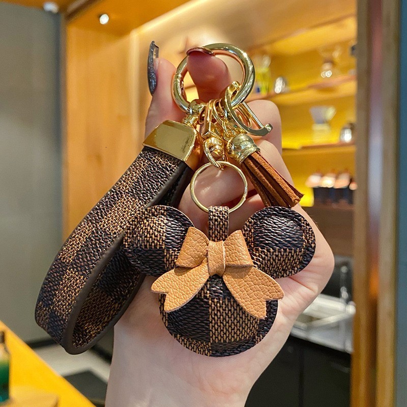Mickey Keychain Vintage Leather Rex Rabbit Fur Ball Cartoon Simple Cute Exquisite Womens Car Bag Pendant 250728