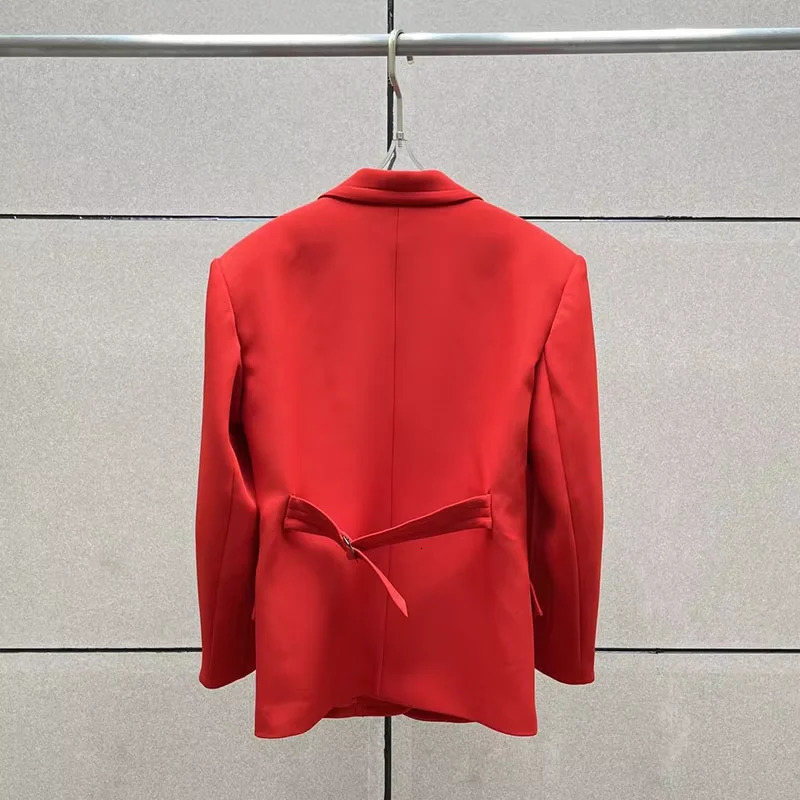 Womens Jacket with ThreeDimensional Silhouette LongSleeved Shoulder Pads Blazer for Women 250728