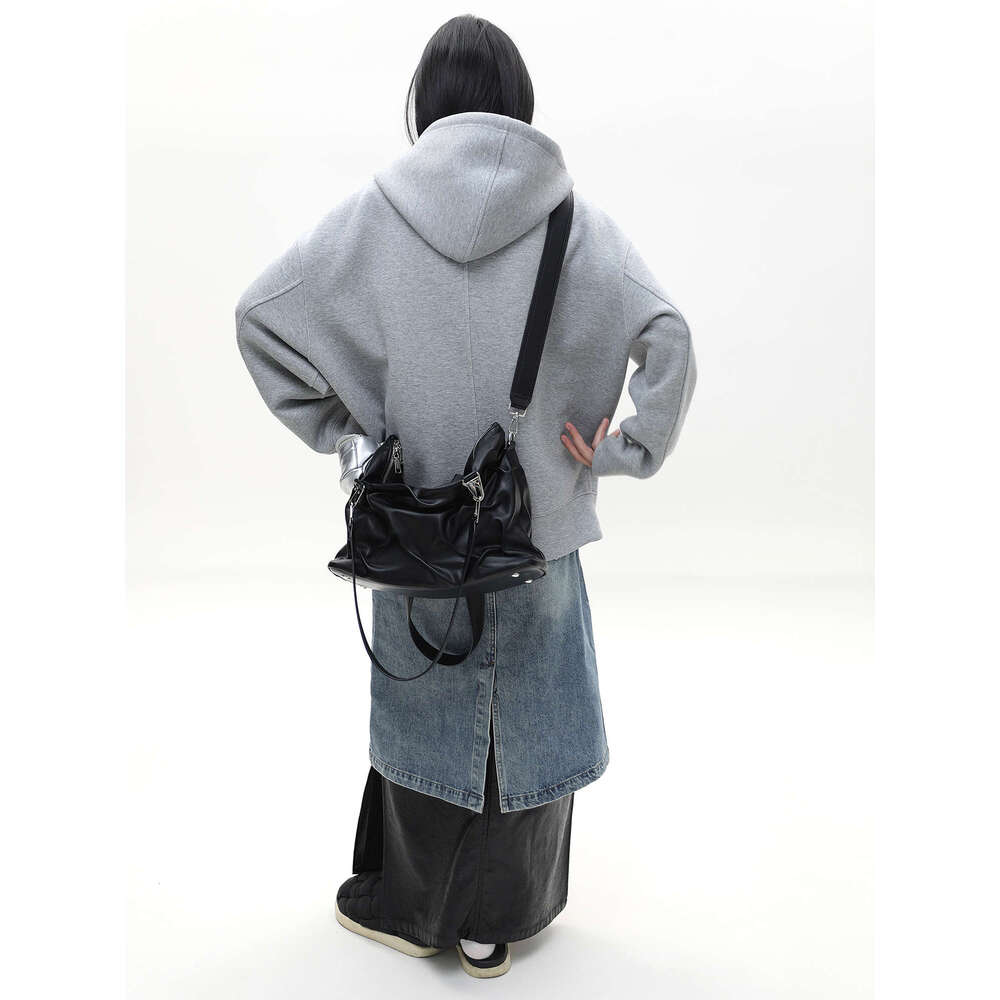 Designer Bag Tote bag Shoulder Bag Simple High End Black Wrinkled Street Large Capacity Commuter Crossbody