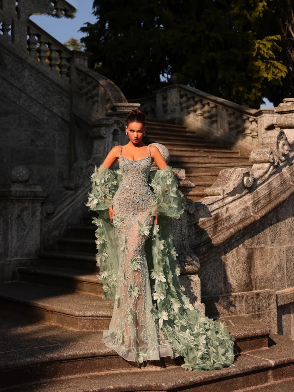 Elegant Spaghetti Straps Evening Dresses Customized Sexy Beaded Crystal Sleeveless Prom Dress Detachable Train Party Gown