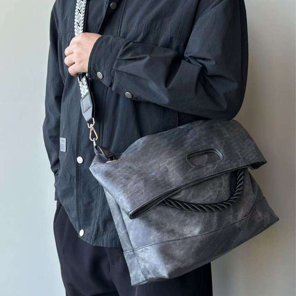 Designer Bag Tote Shoulder Unisex Commuter Large Capacity Tote Hard Bottom Three Dimensional High End Feel Single Shoulder Crossbody Gym Bag