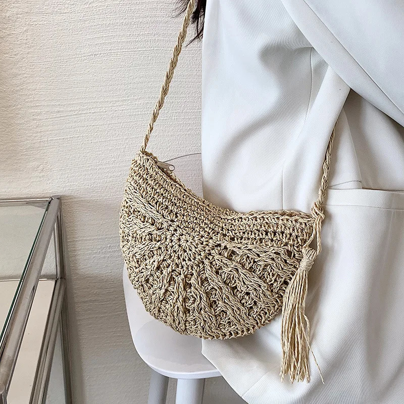 Fashion Semicircle Straw Woven Shoulder Crossbody Bag Travel Small Handbag Ladies Summer Handmade Rattan Tassel n Beach 250725
