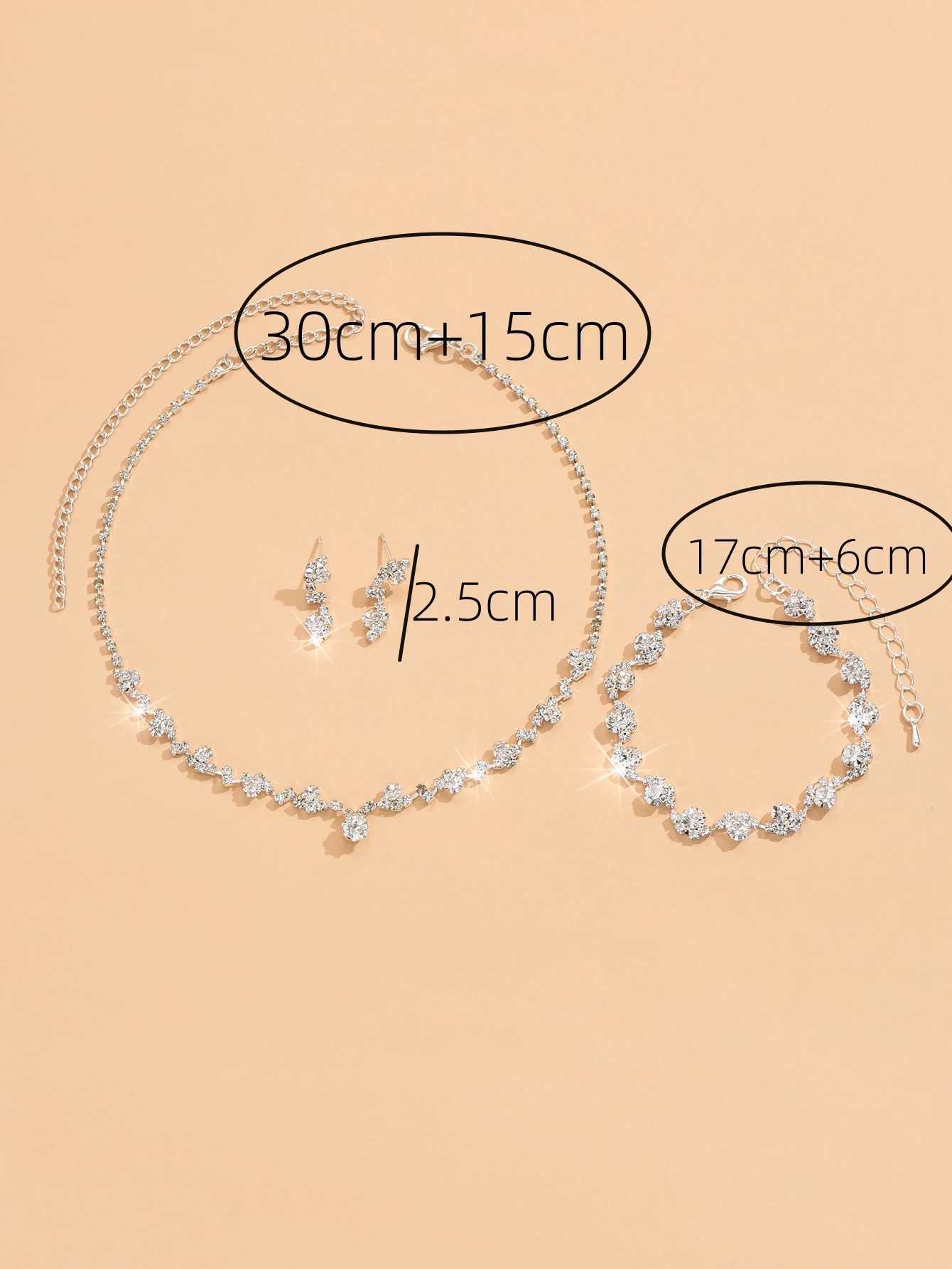 4-piece Womens Flower Necklace with Earrings and Bracelet Set Wedding Party Accessories XJ250708