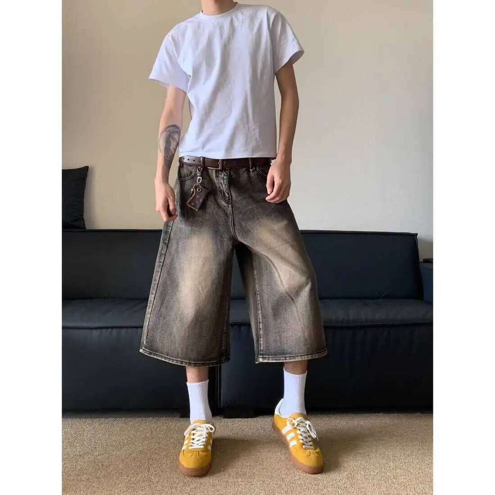 Designer Clothing 2025 American Retro Cropped Men Wide Leg Jeans Y2k Gothic Washed Loose Straight Casual Couple Shorts Sweatpants