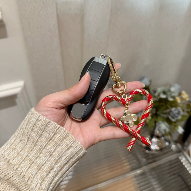 Vintage key chain wallet designer heart keyrings designer bag charm women trendy christmas keychain luxury car accessories plated gold red stripes ho0232