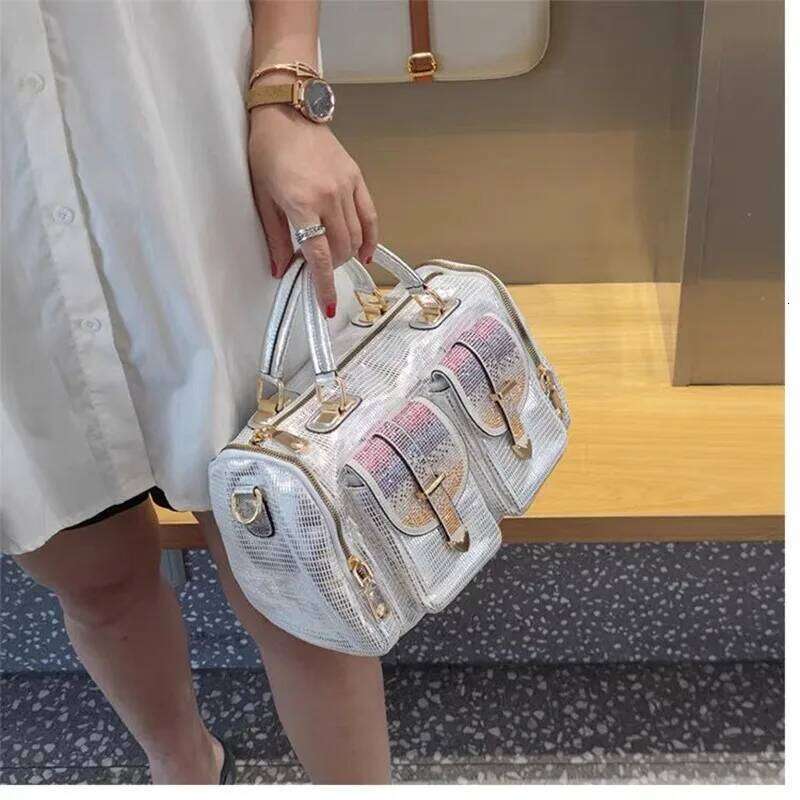 Korean fashion trend large capacity single shoulder crossbody sequin bag new sparkling handbag