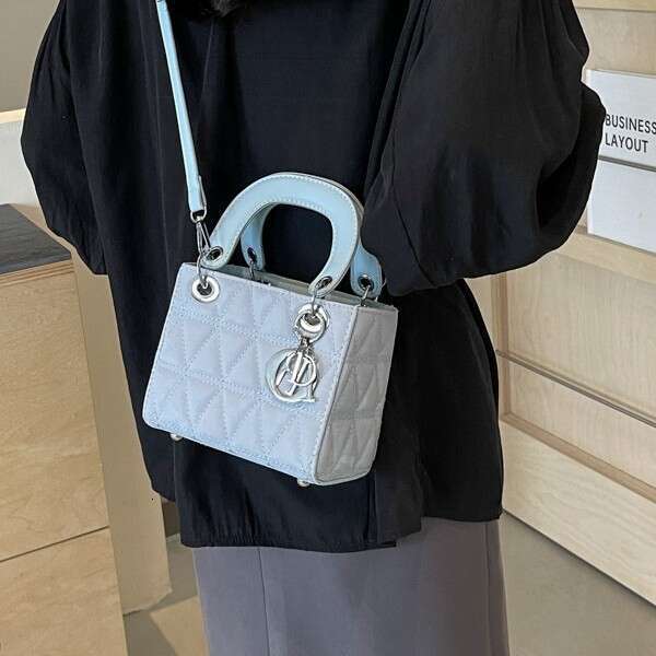 Korean Style Fashion Sweet Handbag for Women Trend Quilted Small Square Simple Crossbody Princess Diana Bag