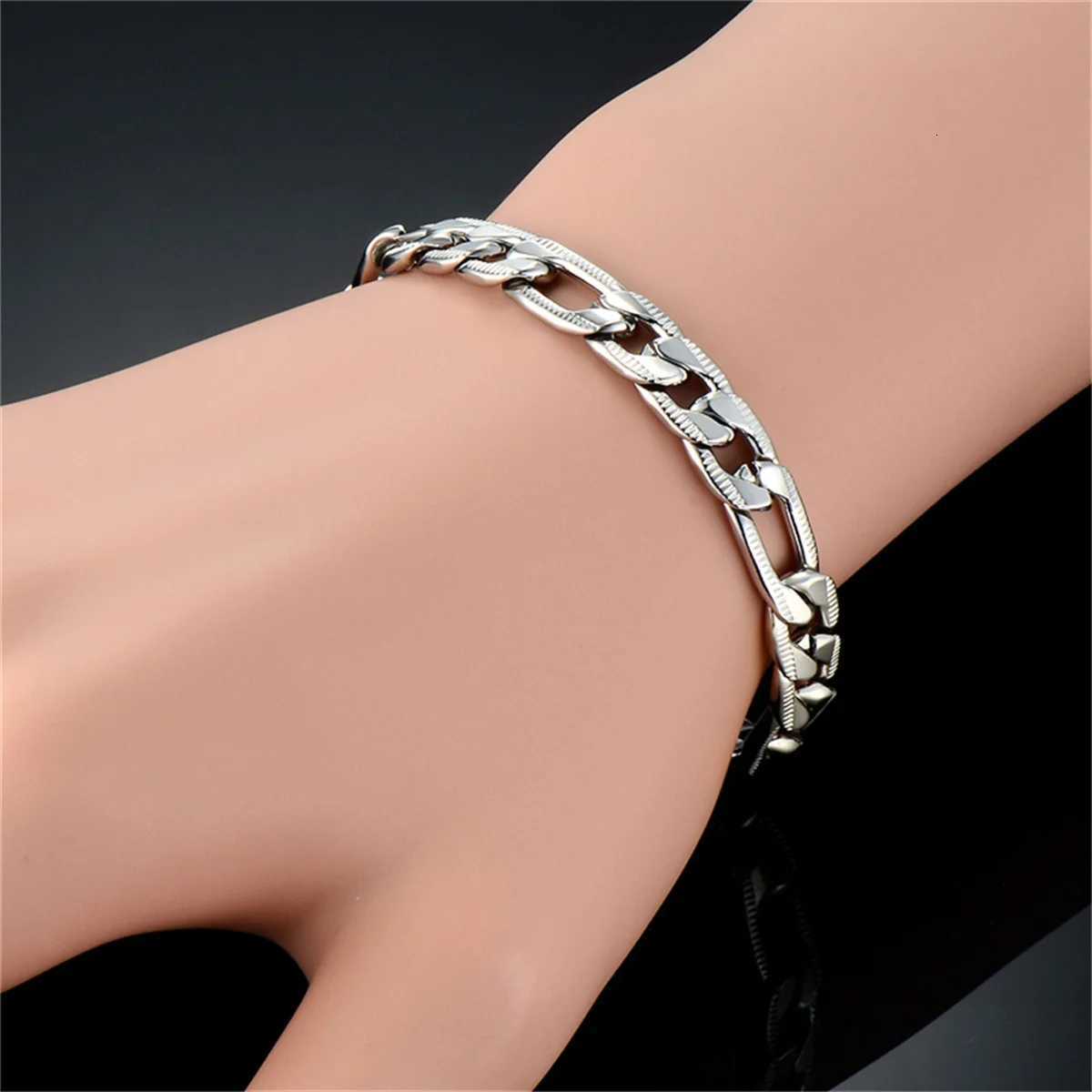 7mm Punk Embossing Figaro Chain Link Bracelet Gold Silver Color Stainless Steel Hand Chains for Women Men Fashion Jewelry Gift W250728