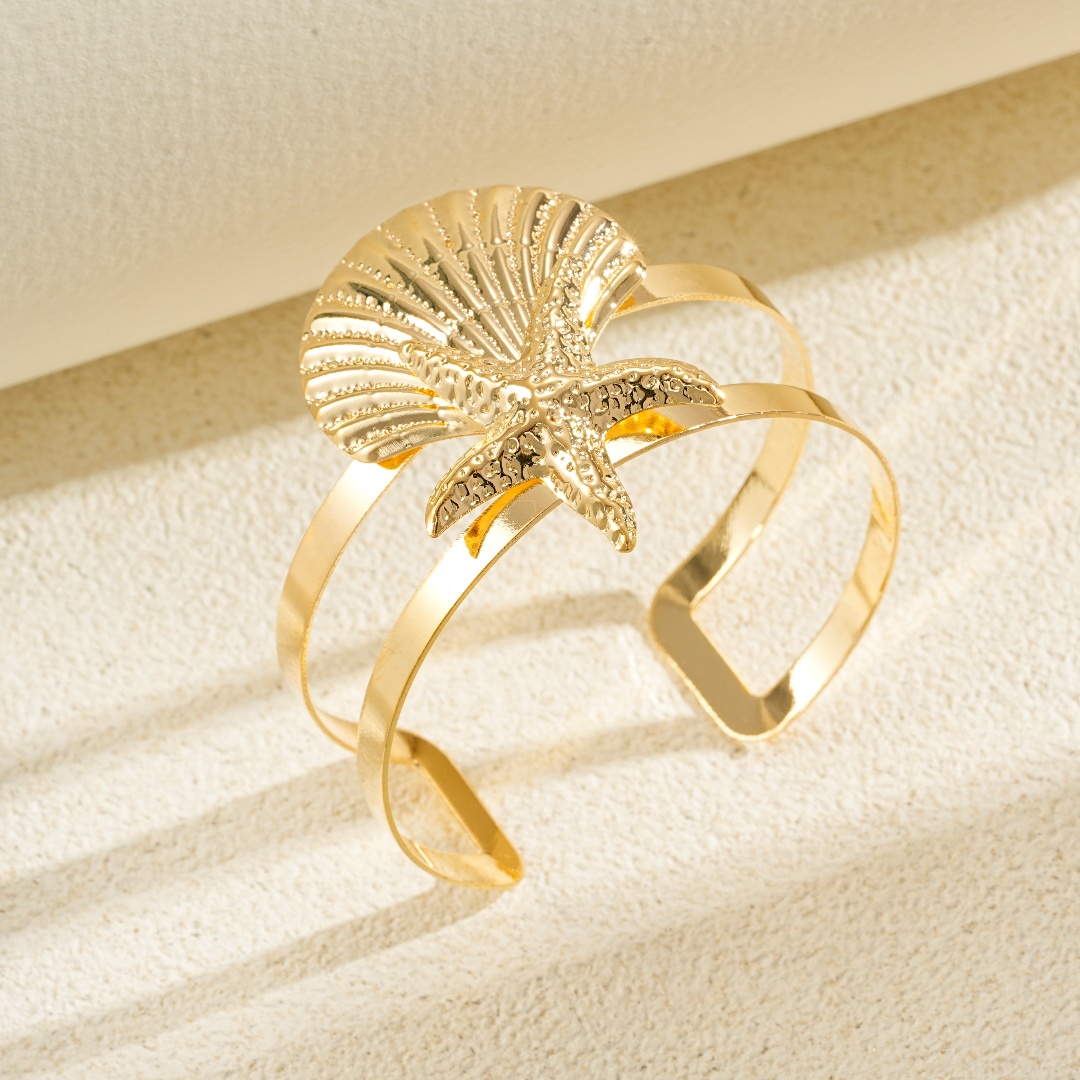 Fashionable and unique summer sea-themed stainless steel electroplated bracelet