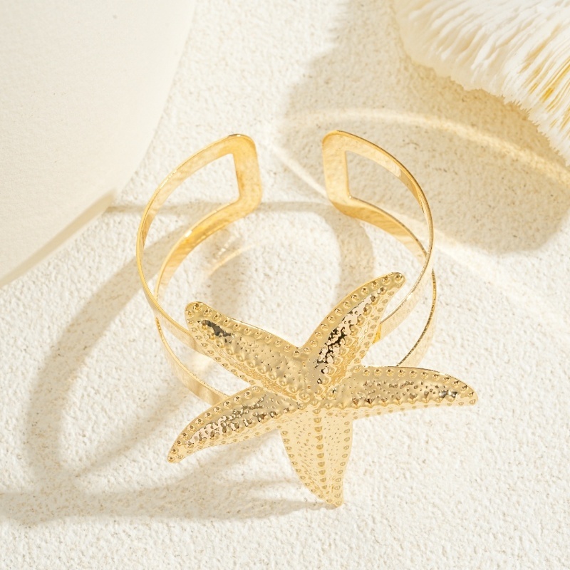 Fashionable and unique summer sea-themed stainless steel electroplated bracelet