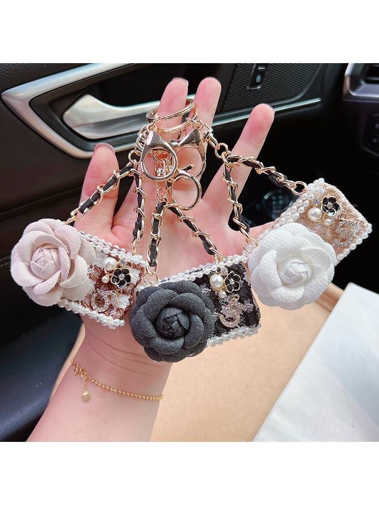 Fashion Flower Mobile Bag Model Keychain Personalized Creative Bag Pendant Car Keychain Female 250728