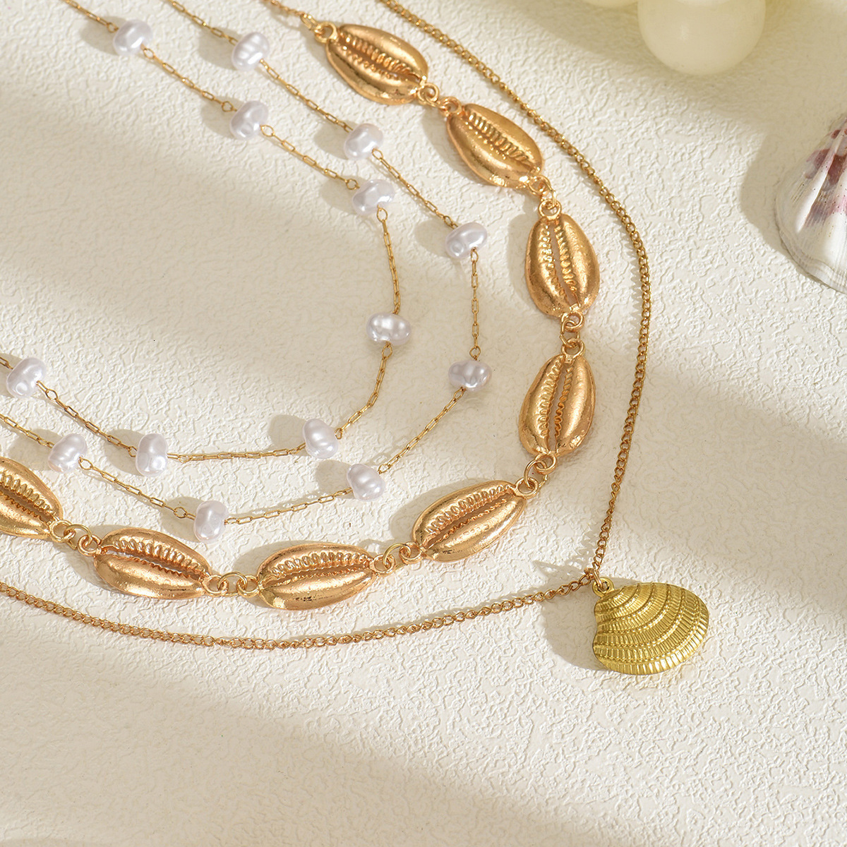 Light High-End Summer Metal Shell Pendant Necklace for Women Fashion Multi-Layer Vacation Style Clavicle Chain Jewelry for Women