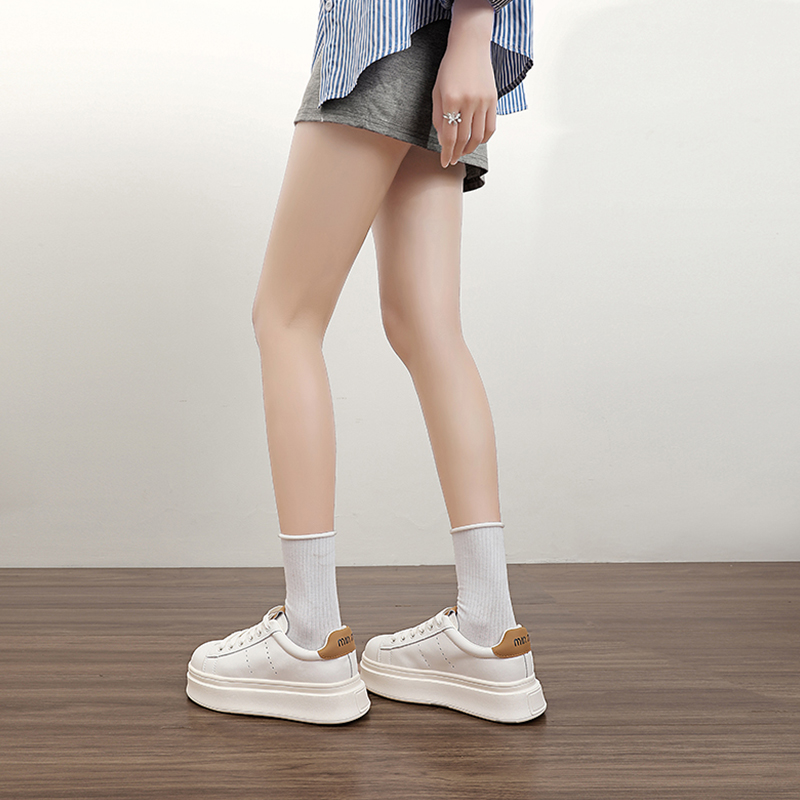 Thick-soled round-toe white sneakers for women, new spring style, lightweight platform sneakers, sporty and casual shoes, versatile.