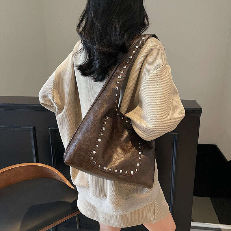 Designer Bag Tote bag Shoulder bag Studded Single Shoulder Tote Fashion Niche Light Luxury Commuter Bag Large Capacity Handbag