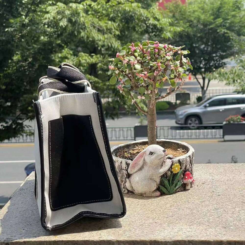 Women's Bags Designer Embroidered Fashion Canvas Large Capacity Handbag, Personalized Custom Women's Commuting Single Shoulder Crossbody Bag