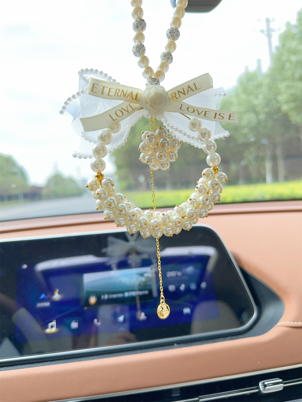 Pearl Car Hanging Rearview Mirror Car Interior Hanging Chain Car Decoration Car Accessories High-end Crystal Pendant Car Interior Decoration 250728