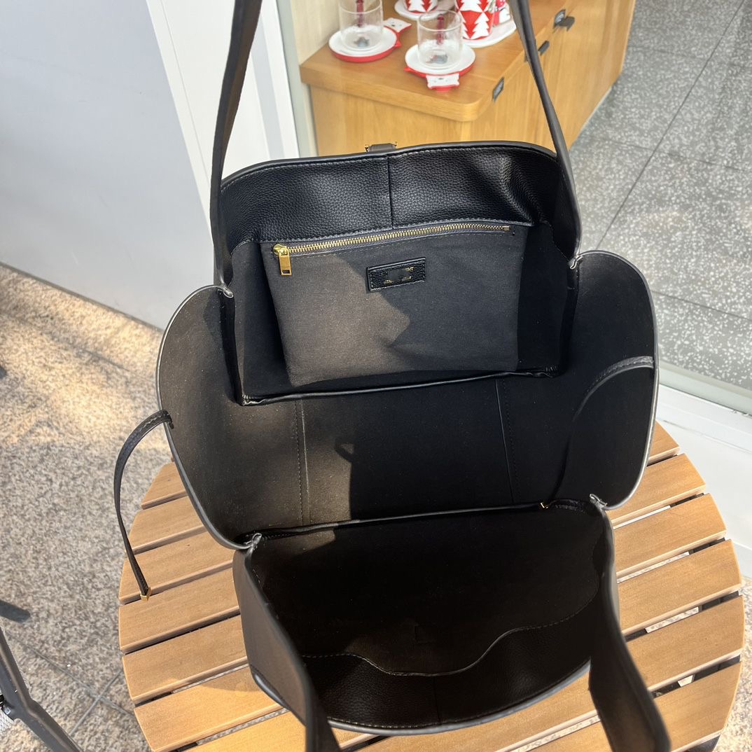 Designer bag Shoulder Bag Luxury Bag beach bag Crossbody Purse Designer 2025 New Women's bags summer woven bags small hollow bag underarm commuti