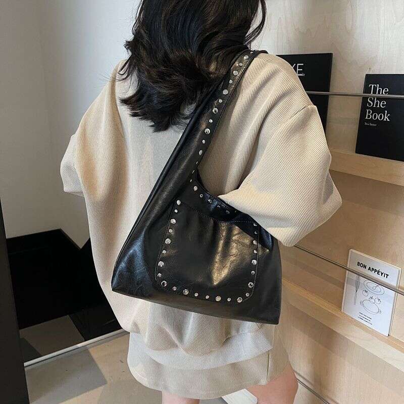 Designer Bag Tote bag Shoulder bag Studded Single Shoulder Tote Fashion Niche Light Luxury Commuter Bag Large Capacity Handbag