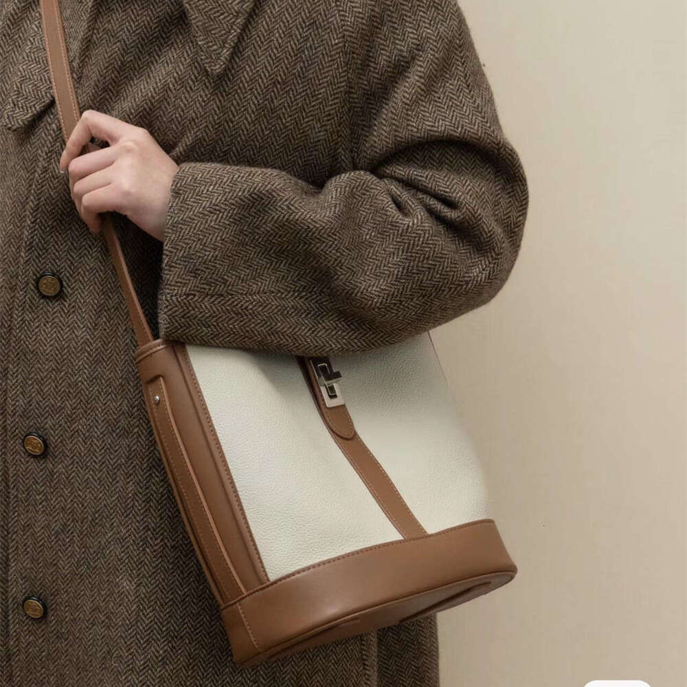 High-End First Layer Cowhide Underarm New Trendy Versatile Single Shoulder Crossbody Bucket Bag designer bag B5