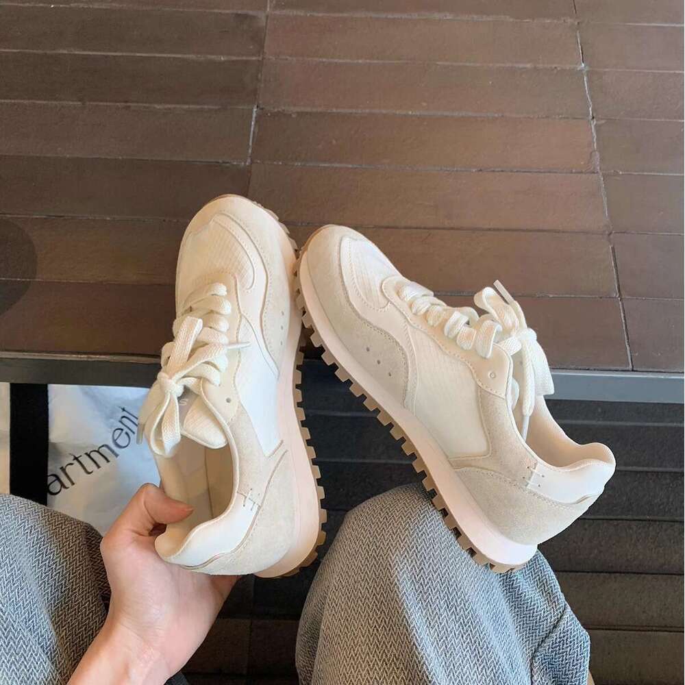 Designer Autumn New Breathable Soft Sole Comfortable Sneakers Summer Lightweight Women's Casual Shoes for Outdoor Wear