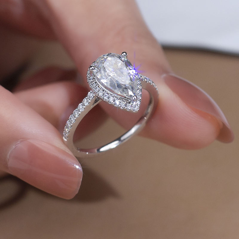 Customized Jewelry 18K Gold 2ct Pear Shaped IGI Lab Diamond Ring Engagement/Wedding Ring